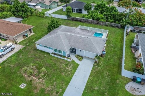 117 Se 45th Ter, Cape Coral, FL, 33904-8385 | Card Image