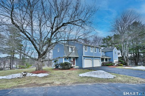 8 Village Green Road, Sturbridge, MA, 01566 | Card Image
