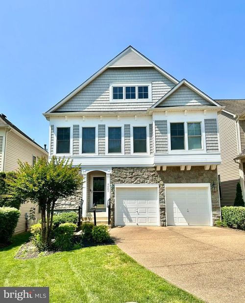 5643 Tower Hill Cir, ALEXANDRIA, VA, 22315-5590 | Card Image