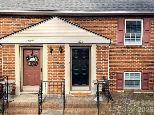 11011 Hunter Trail Ln, Charlotte, NC, 28226-4689 | Card Image