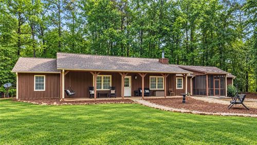 712 Honeysuckle Ln, Temple, GA, 30179-2764 | Card Image