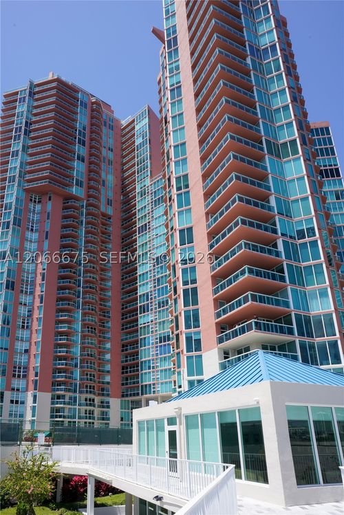213-3370 Ne 190th St, Aventura, FL, 33180-2406 | Card Image