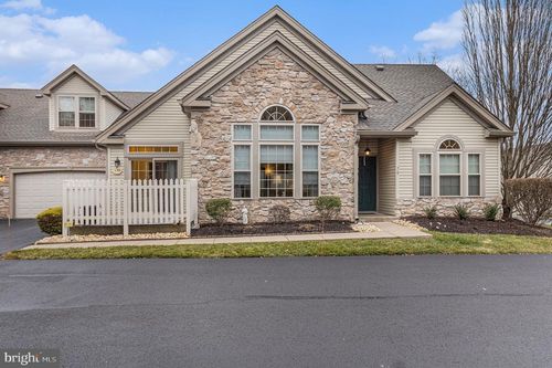 70 Legacy Oaks Dr, RICHBORO, PA, 18954-2202 | Card Image