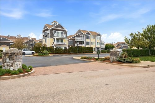210-20 Narragansett Ave, Narragansett, RI, 02882-3379 | Card Image