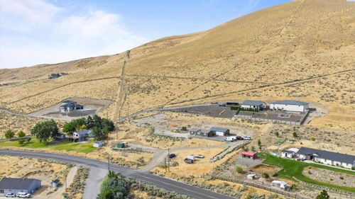 36055 E Red Mountain Rd, Benton City, WA, 99320-7875 | Card Image