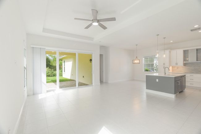 139 Se Via Bisento, House other with 3 bedrooms, 2 bathrooms and null parking in Port St. Lucie FL | Image 11
