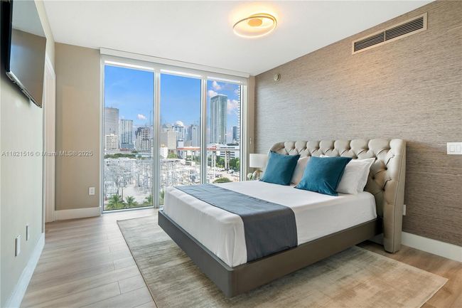 APT-803 - 185 Sw 7 Th St, Condo with 2 bedrooms, 3 bathrooms and null parking in Miami FL | Image 18
