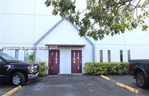 2704-2704 Nw 112th Ave, Doral, FL, 33172-1805 | Card Image