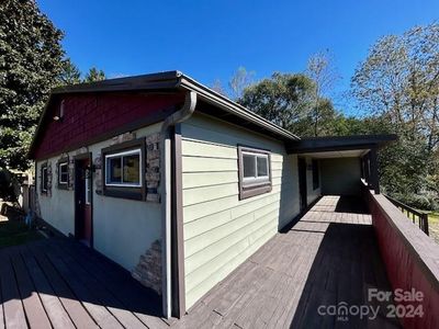 47 Cedar Hill Road, House other with 3 bedrooms, 2 bathrooms and null parking in Asheville NC | Image 2