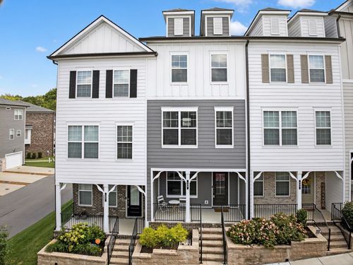 439 Portsdale Dr, Brentwood, TN, 37027-1554 | Card Image