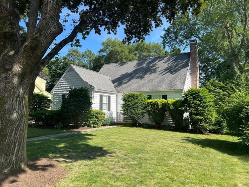 40 Grosvenor Rd, Needham, MA, 02492-4446 | Card Image