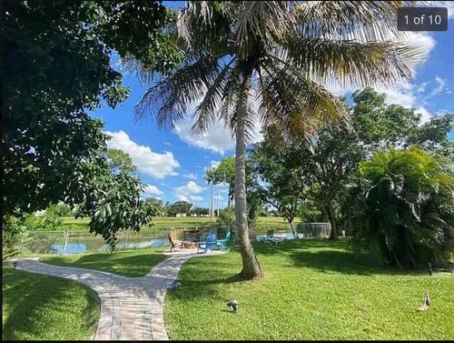 208 Sandpiper Ave, Royal Palm Beach, FL, 33411-2920 | Card Image