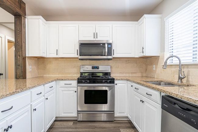 8312 Roan Ln, House other with 3 bedrooms, 2 bathrooms and 4 parking in Austin TX | Image 6