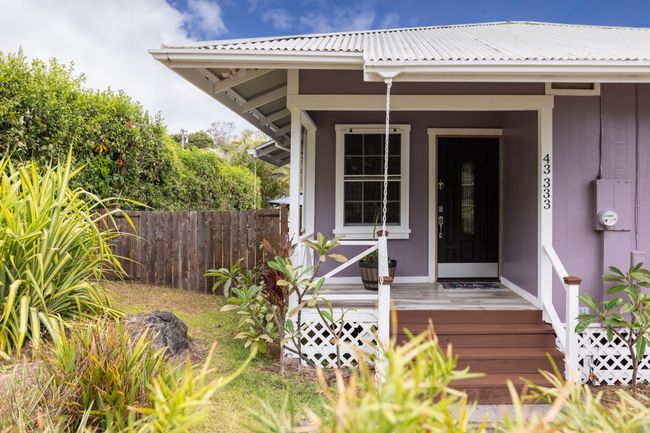 Gutters surround the metal roof. | Image 20