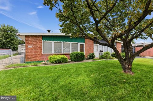 9325 Trout Rd, PHILADELPHIA, PA, 19115-3605 | Card Image