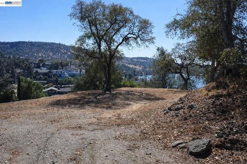 512 512 Winchester Way, Copperopolis, CA, 95228 | Card Image