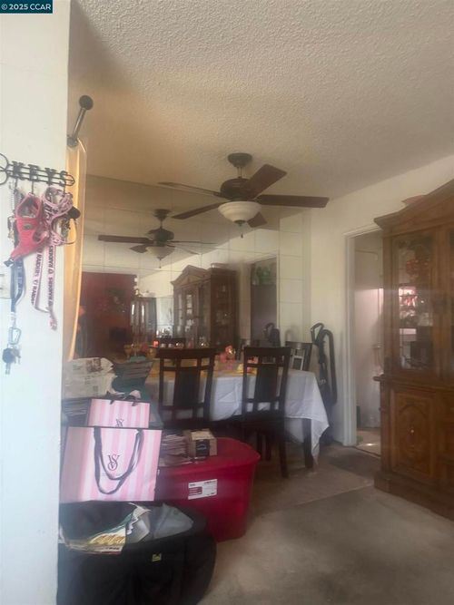 249 E Tennessee St, Fairfield, CA, 94533-5654 | Card Image