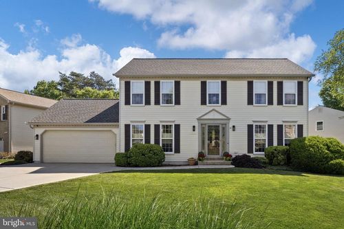 5593 Ann Peake Dr, FAIRFAX, VA, 22032-3132 | Card Image