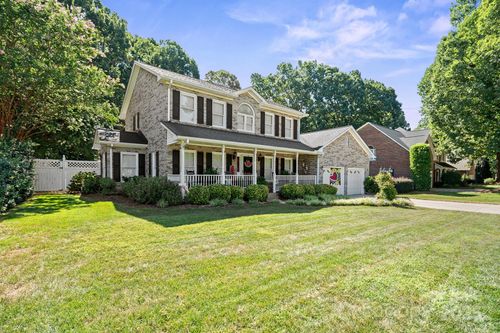 1948 Twin Ponds Dr, Hickory, NC, 28602-9281 | Card Image