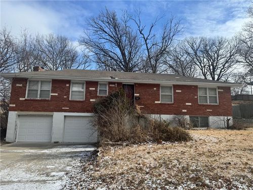 6711 N Broadway St, Kansas City, MO, 64118-3266 | Card Image