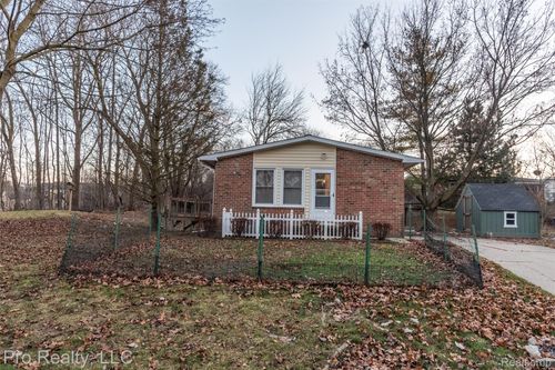 2071 Winewood Ave, Ann Arbor, MI, 48103-3942 | Card Image