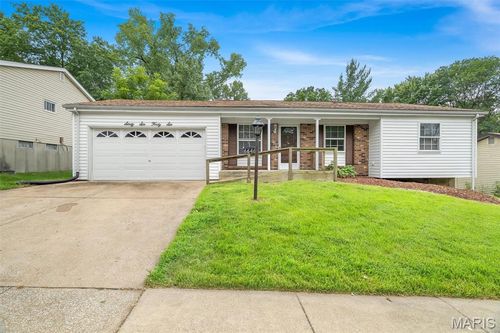 6646 Foothills Ct, Florissant, MO, 63033-4805 | Card Image