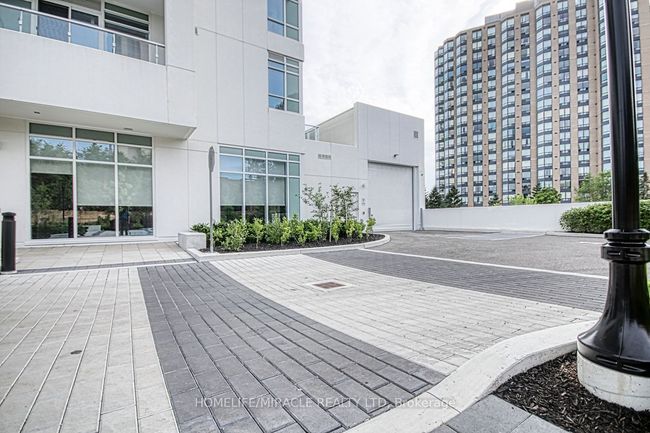 402 - 10 Wilby Cres, Condo with 2 bedrooms, 2 bathrooms and 1 parking in York ON | Image 36