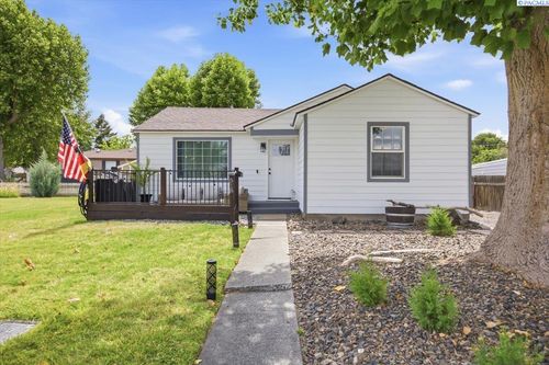 518 S Zillah St, Kennewick, WA, 99336-4762 | Card Image