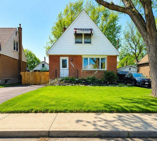 274 E 38th St, Hamilton, ON, L8V4G3 | Card Image