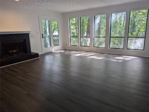 101 Warm Springs Cir, Roswell, GA, 30075-4964 | Card Image