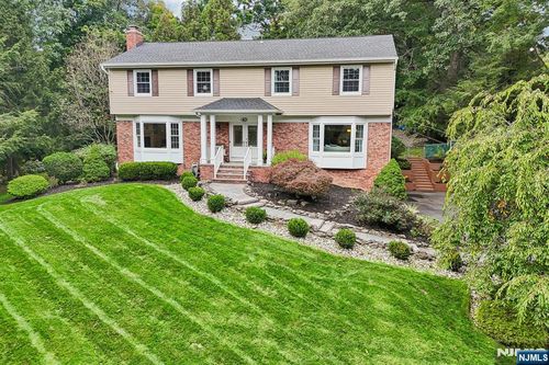 40 Brook Ter, Wayne, NJ, 07470-6120 | Card Image