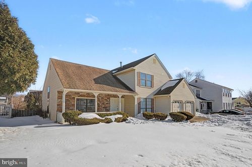 2349 New Market Sq S, BENSALEM, PA, 19020-3667 | Card Image