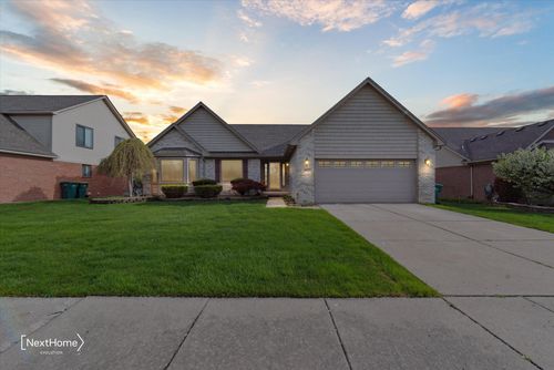 16957 Sunflower Dr, Rockwood, MI, 48173-8748 | Card Image