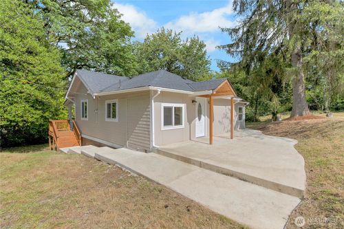 4627 S 140th St, Tukwila, WA, 98168-4156 | Card Image