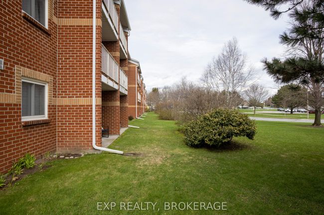 212 - 573 Armstrong Rd, Condo with 2 bedrooms, 1 bathrooms and 1 parking in Kingston ON | Image 25