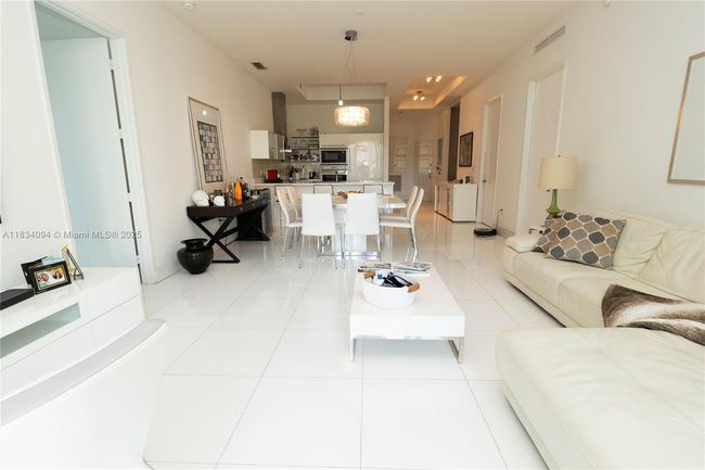 1-TH403 - 150 Sunny Isles Blvd, Townhouse with 3 bedrooms, 2 bathrooms and null parking in Sunny Isles Beach FL | Image 5