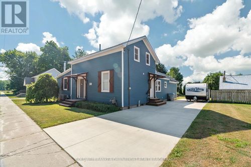 173 Victoria Ave E, Crediton, ON, N0M1M0 | Card Image