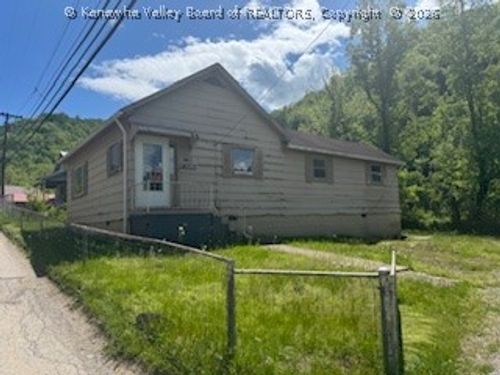 164 W Walnut Hill Rd, Logan, WV, 25601-7008 | Card Image