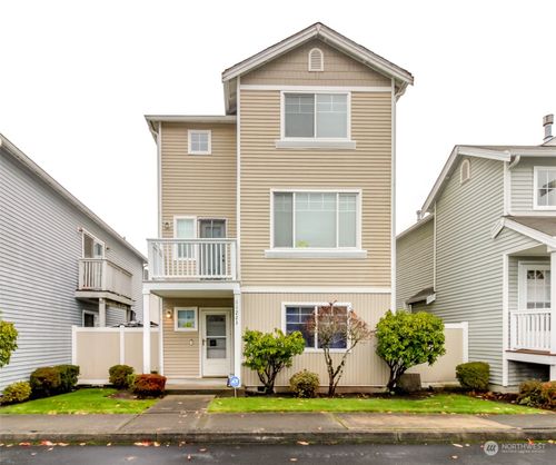 11223 3rd Avenue E, Tacoma, WA, 98445 | Card Image