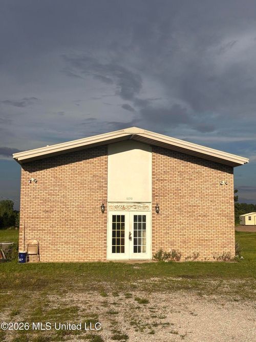 1090 County Road 833, Guntown, MS, 38849-3304 | Card Image