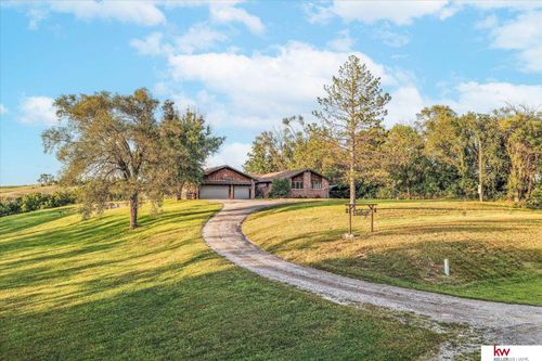 2377 Shea De Lane Dr, Missouri Valley, IA, 51555-5060 | Card Image
