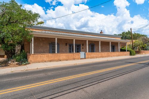 541 Agua Fria St, Santa Fe, NM, 87501-2507 | Card Image