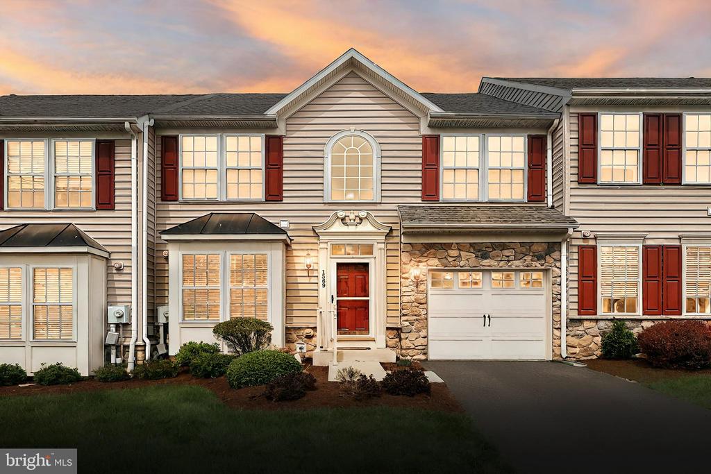 Heritage Ln, York, PA 17403
