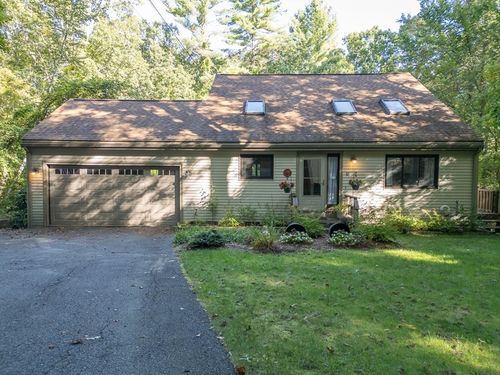 5 Wheeler St, Pepperell, MA, 01463-1002 | Card Image