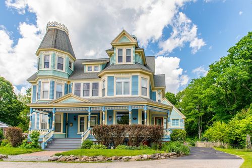 2 Prospect Ter, Gorham, NH, 03581-1221 | Card Image