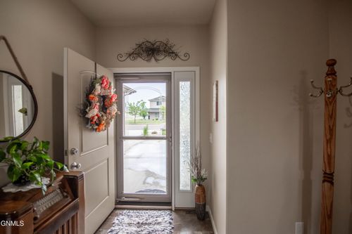 838 Mayflower Dr, Bismarck, ND, 58504-8507 | Card Image