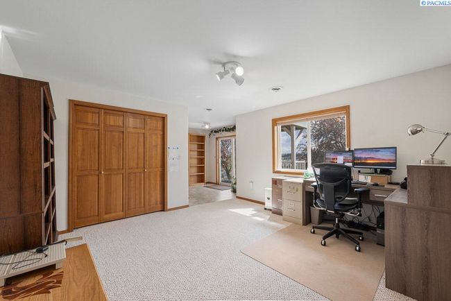 1545 Capri Ct, Condo with 4 bedrooms, 3 bathrooms and null parking in Pullman WA | Image 29