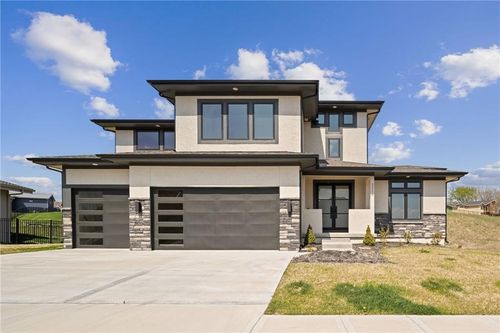 2210 Nw Palisades Dr, Riverside, MO, 64150 | Card Image