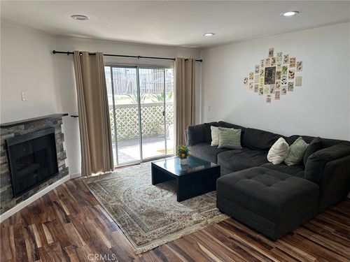 apt-105-20253 Keswick St, Winnetka, CA, 91306-4420 | Card Image