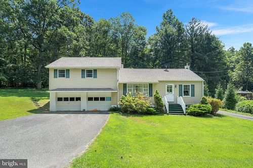 1195 Powder Mill Hollow Rd, BOYERTOWN, PA, 19512-8168 | Card Image